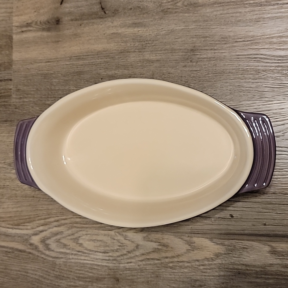 Le Creuset Cassis Oval Dish - Picture 2 of 9